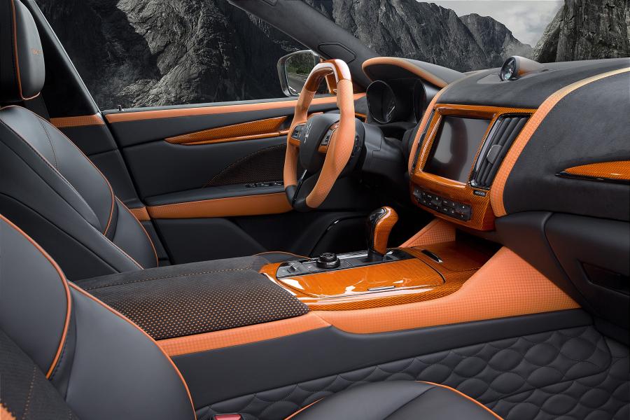 Интерьер Maserati Levante by Mansory 2017 года  (фото 5 из 5)